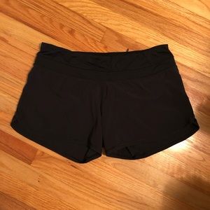 EUC Lululemon Groovy Run Shorts